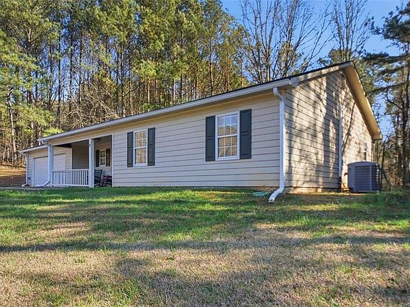 3rd image of 10 Stoneview Cir