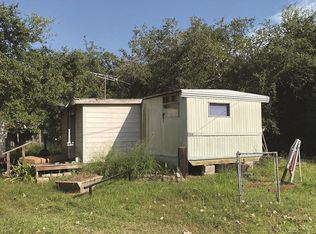 904 Mission St, Rockport, TX 78382