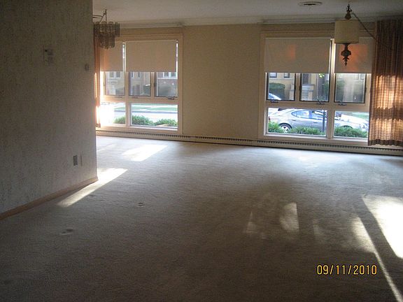 2nd image of 1637 N Newcastle Ave