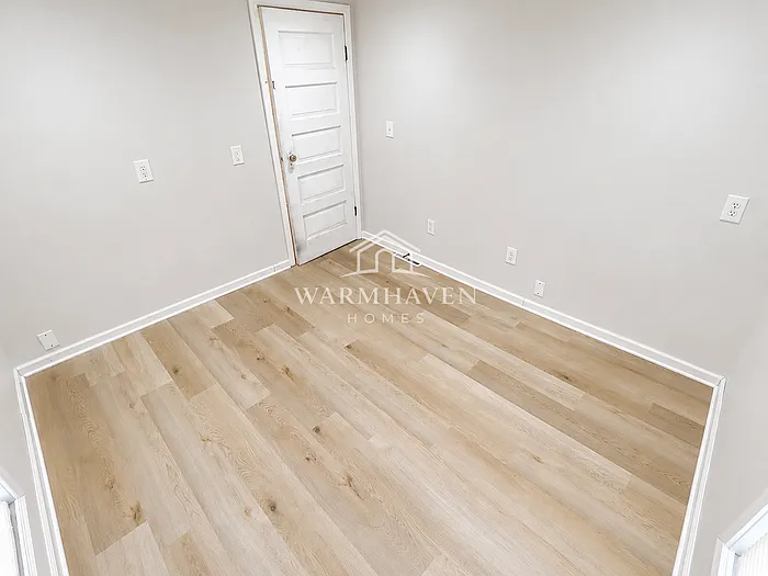 557 W Hopocan Ave — Photo 15