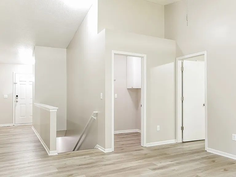 6693 Laburnum Dr — Photo 6