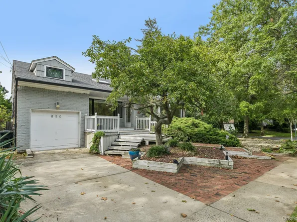 850 Oliver Street, Woodmere, NY 11598
