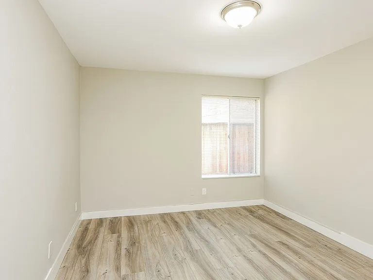 1400 Creekside Apartments CDM — Photo 26