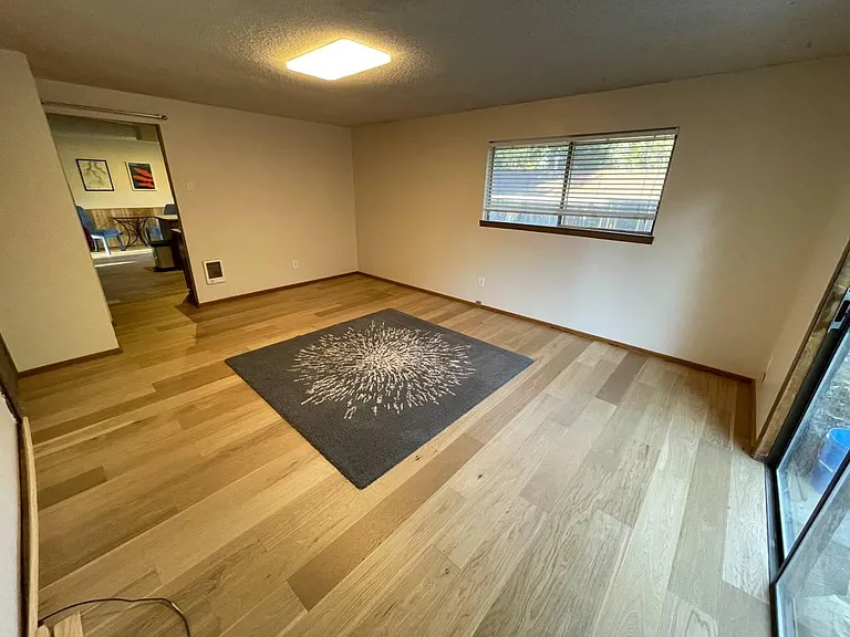1677 SW Knoll Ave — Photo 7