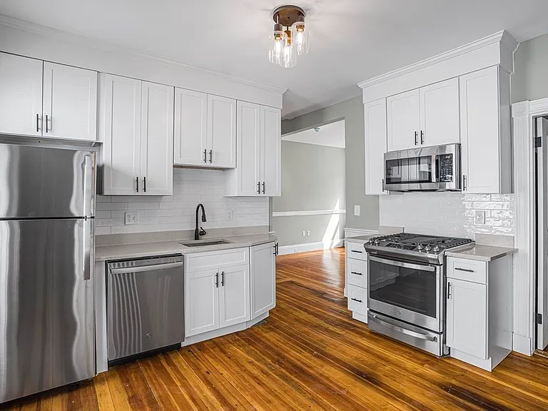 37 Harbor View St #3L — Photo 3