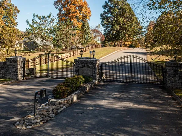 151 Angels Cove Ln, Lebanon, TN 37087