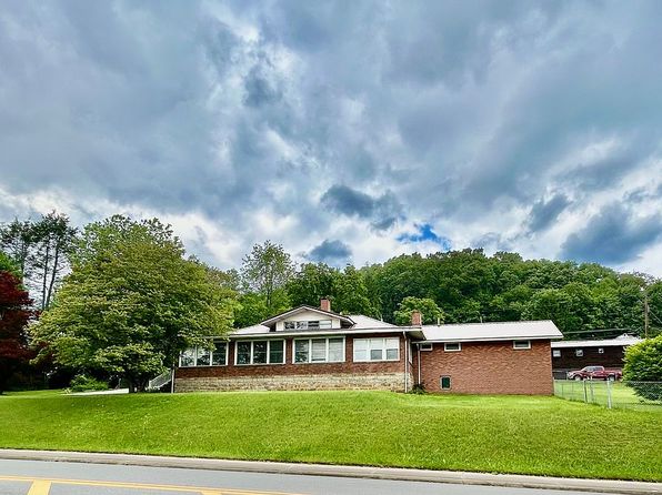 449 S Main St
