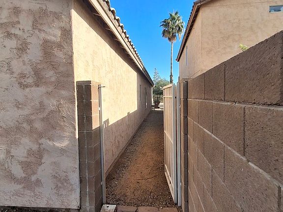 3rd image of 30200 N Desert Willow Blvd