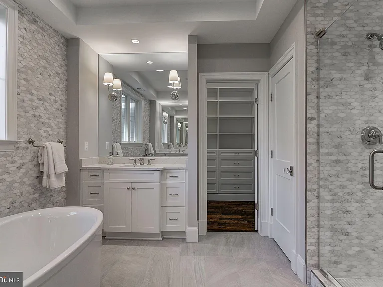 5700 Tanglewood Dr — Photo 24