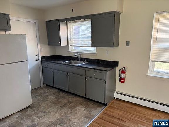 2nd image of 2 Rustic Cir APT A