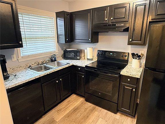2nd image of 1108 Tiger Blvd APT 157