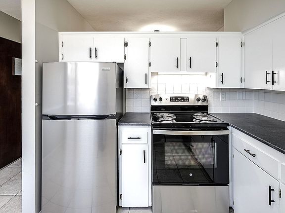 5th image of 4815 S 131st St APT 16
