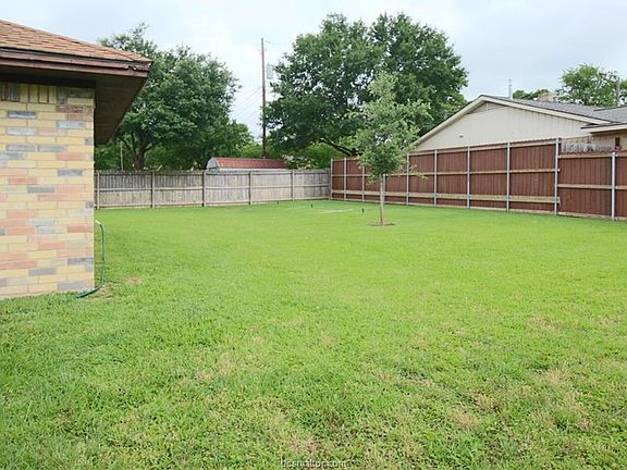 4th image of 3607 Forestwood Dr
