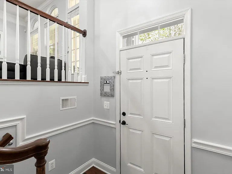7207 Phelps Hill Ct — Photo 7
