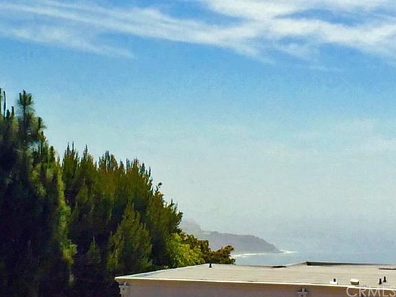 Ocean and Catalina views from many rooms.