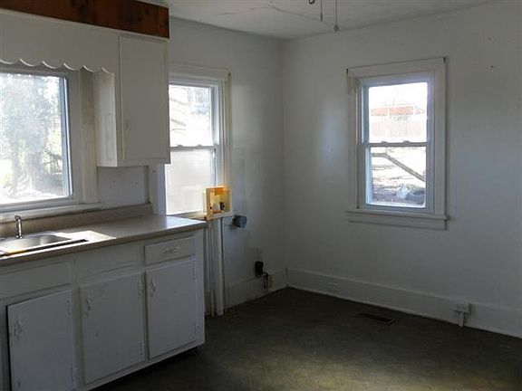 4th image of 905 W Morris St
