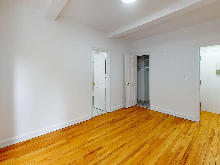 301 E 38th St #2F — Photo 8