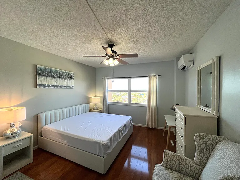 880 Mandalay Ave #802 — Photo 42