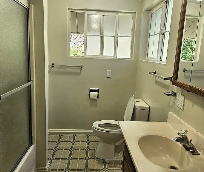 732 S McClelland St — Photo 2
