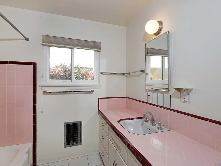 8405 Paseo Del Ocaso — Photo 11