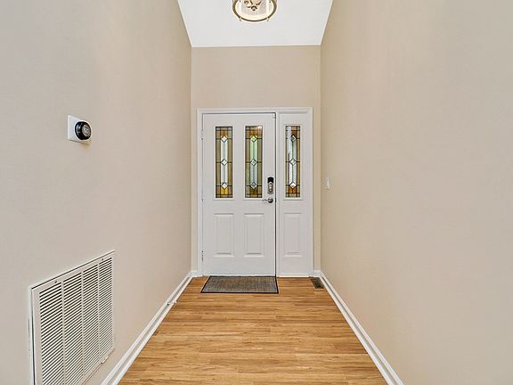 2nd image of 384 Lake Catherine Ct