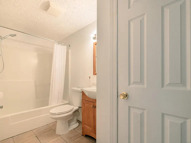 980 Lindley St #304F — Photo 17