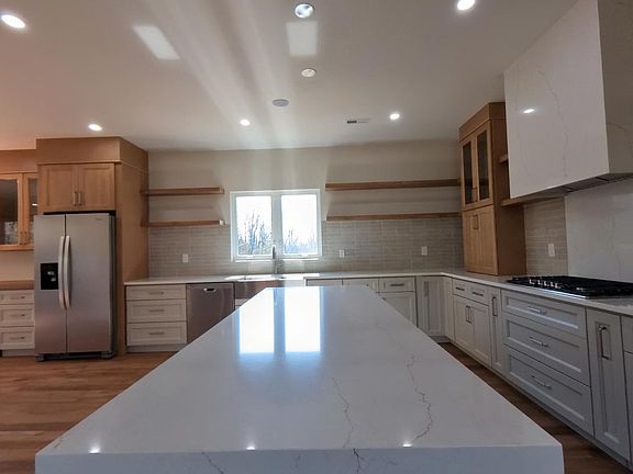 5th image of 106 Maron Rd