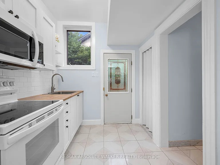 31 Crichton St #A — Photo 16