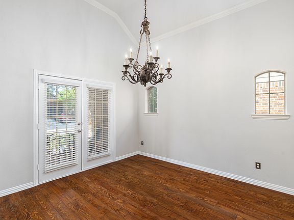 5th image of 1804 Camberton Dr
