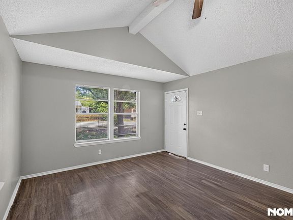 5th image of 2206 Colima St
