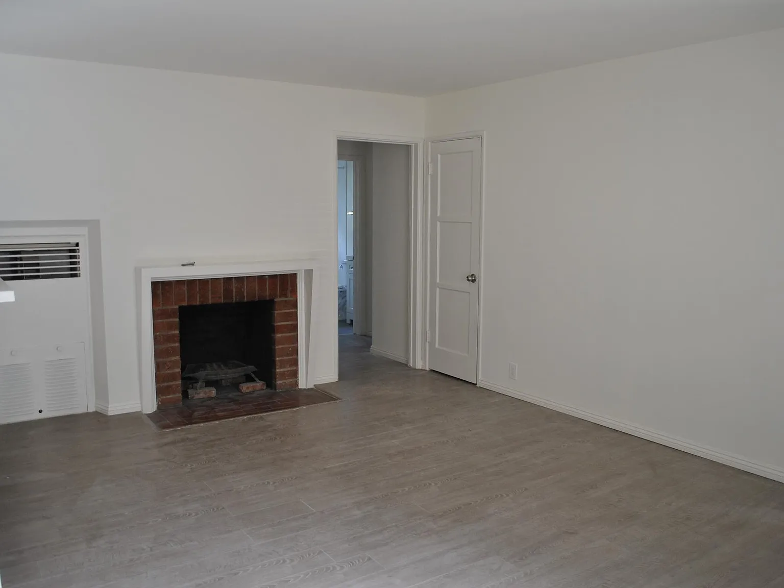 1 bed, 755 sqft, $2,250 — Photo 3