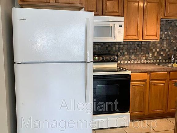 3rd image of 1516 Brookside Ave