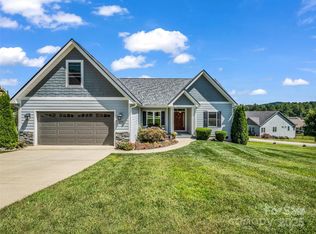 492 Blacksmith Run Dr, Hendersonville, NC 28792