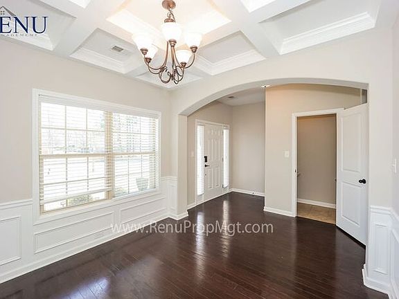 4th image of 6 Somerset Ln