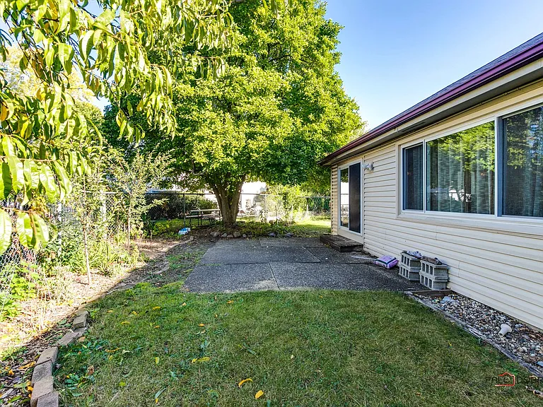 920 Lee Ct — Photo 33