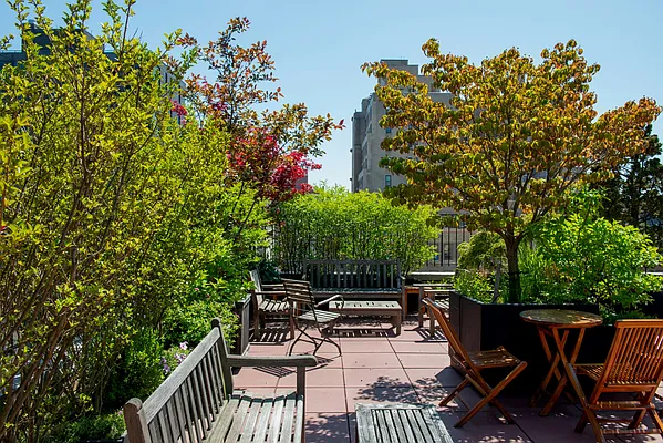 Sold by Compass | media 7