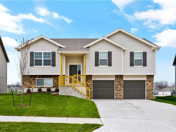 709 Shane Ln, Belton, MO 64012