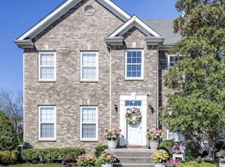 1002 McKenna Dr, Thompsons Station, TN 37179