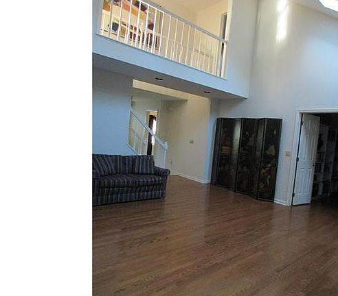 5th image of 274 Manor Brook Dr
