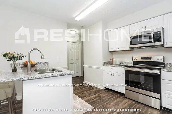 3 bed, 2.0 bath, 1451 sqft, $1,945 — Photo 3