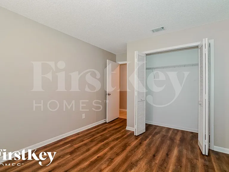 1257 Poinsettia Dr — Photo 10