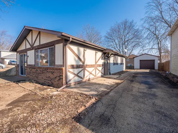 204 Mill Stream Dr, Bolingbrook, IL 60440