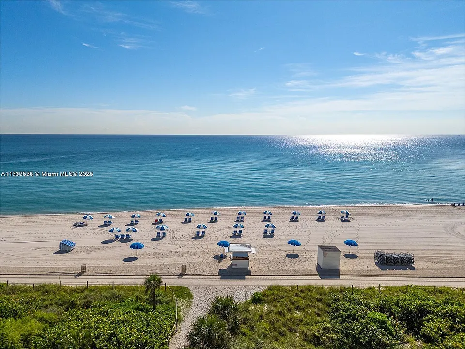 6039 Collins Ave #828