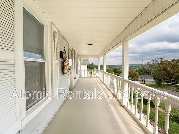 5th image of 703 W 2nd Ave
