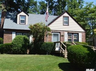 589 Irving Pl, Baldwin, NY 11510