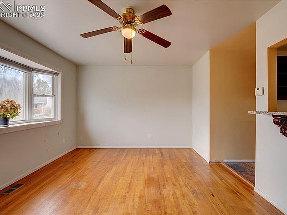 5th image of 1413 Mears Dr