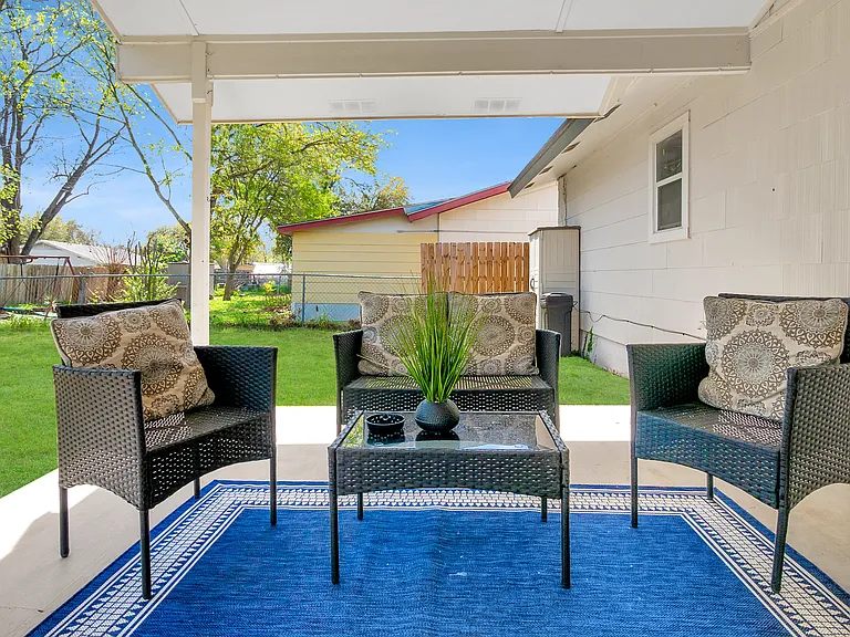 1322 Meadow Knoll Dr — Photo 17