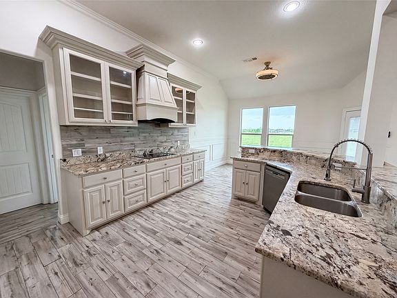2nd image of 5029 County Road 2720