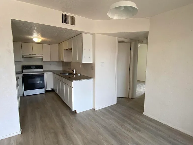 13 Homestead Dr #B-2 — Photo 6