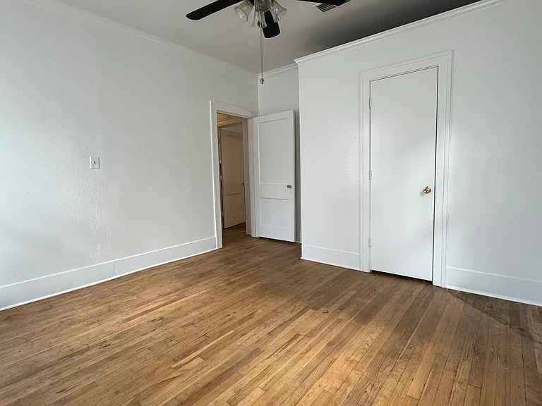 115 W Shaw St — Photo 9